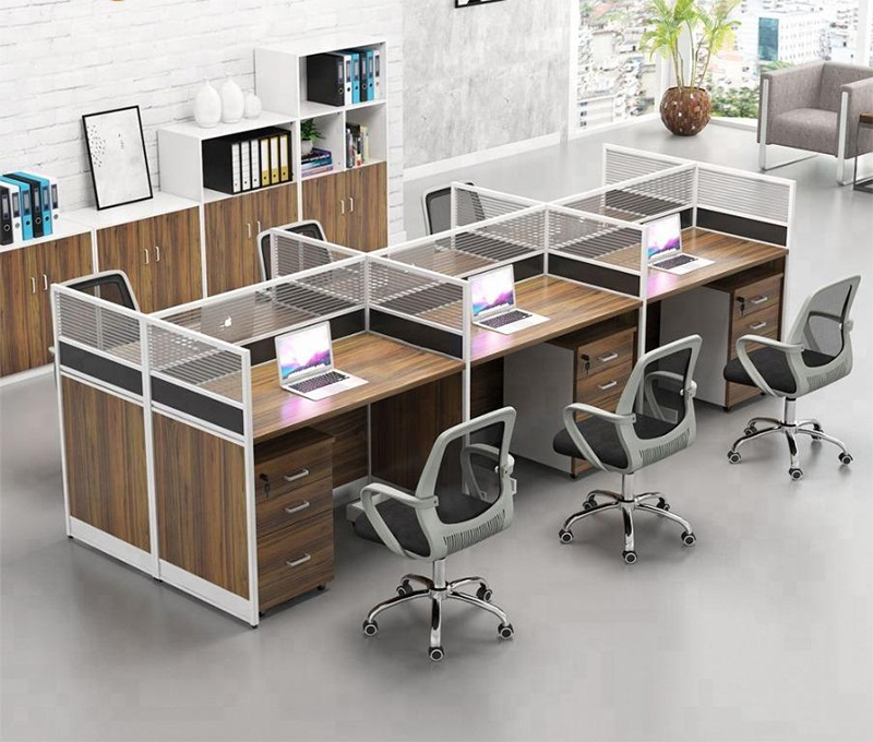 Vách ngăn bàn làm việc được sử dụng khá phổ biến trong các văn phòng hiện đại
